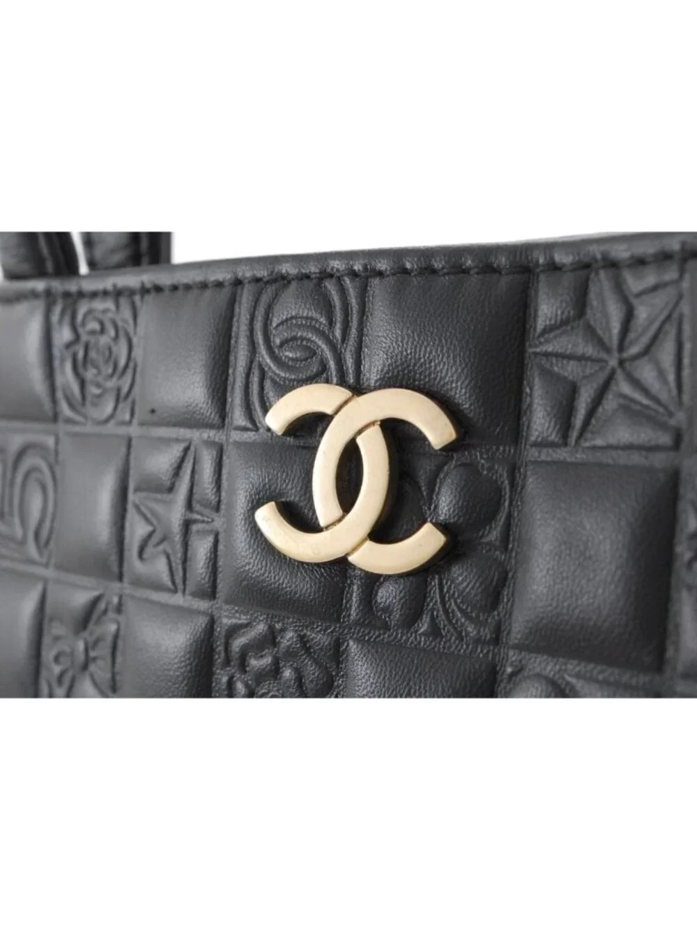 Chanel Tote Icon Line